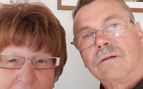 Der kleine Bauernhof keine Arbeiter zadnych pracownikow